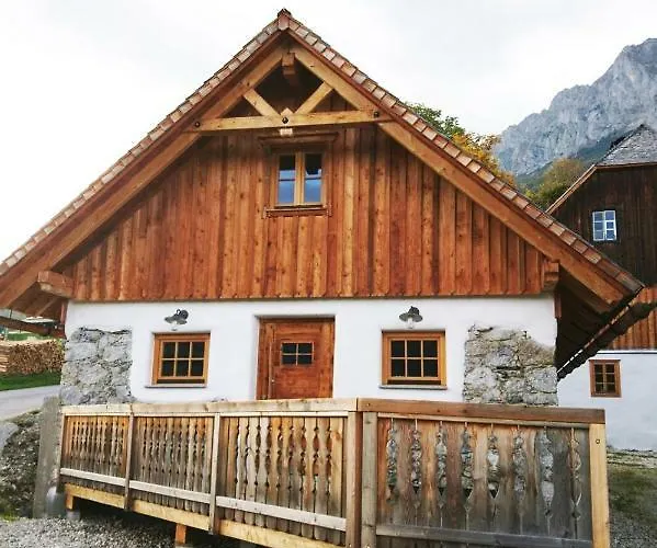 بيت خشبي Gesindehaus Diemlern